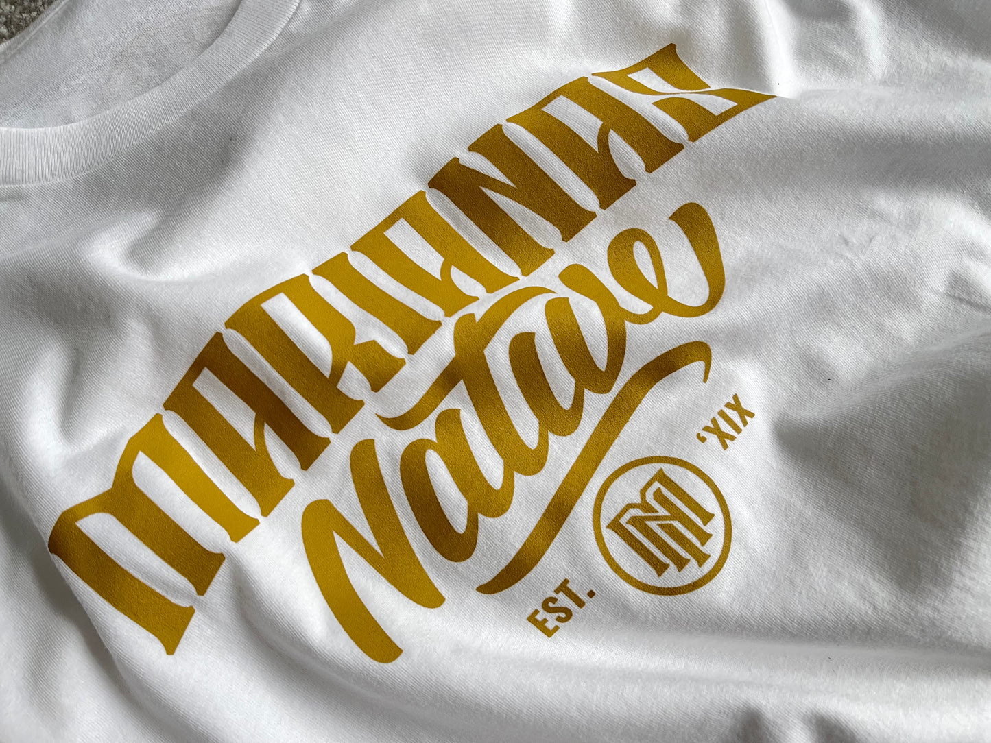 MN VARSITY TEE - WHT